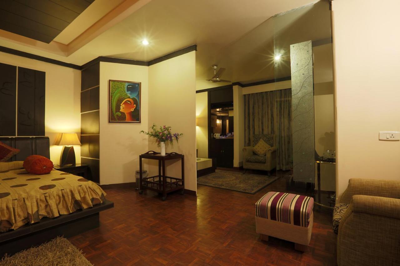 Jorhāt Hotel The Manor - A Boutique Hotel מראה חיצוני תמונה